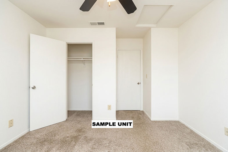 3581 - 3585 N. Parkway Drive