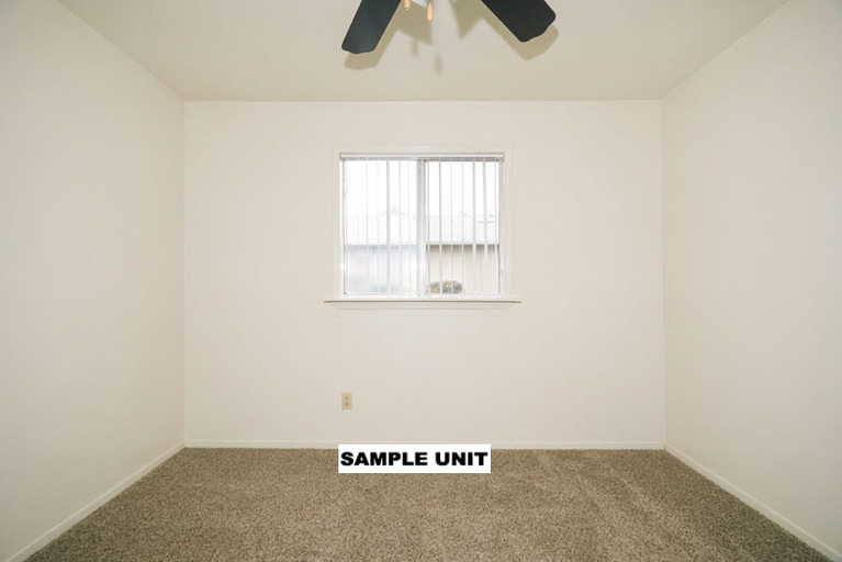3581 - 3585 N. Parkway Drive