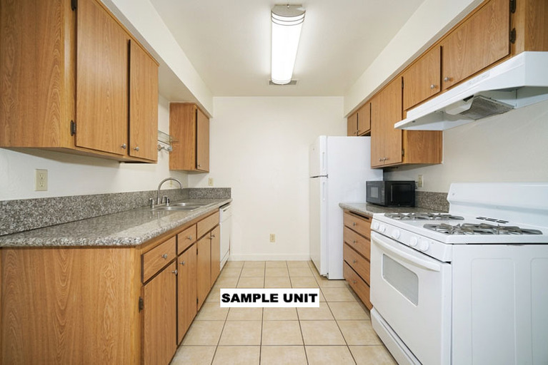 3581 - 3585 N. Parkway Drive