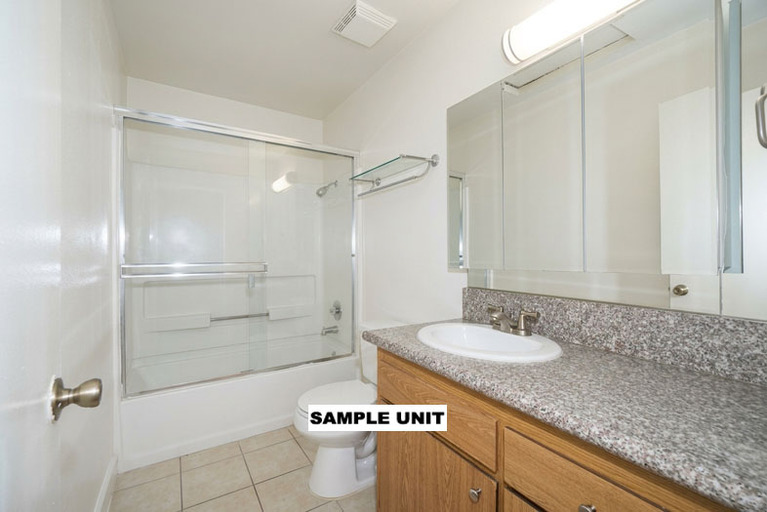 3581 - 3585 N. Parkway Drive