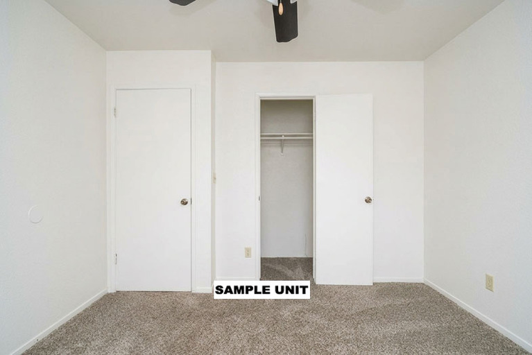 3581 - 3585 N. Parkway Drive