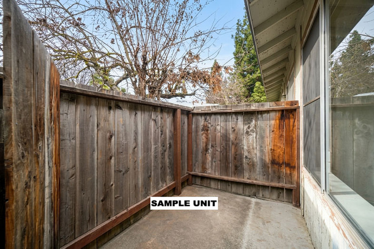 3581 - 3585 N. Parkway Drive