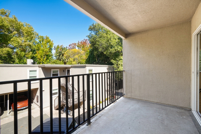 120 - 122 East Creek Drive