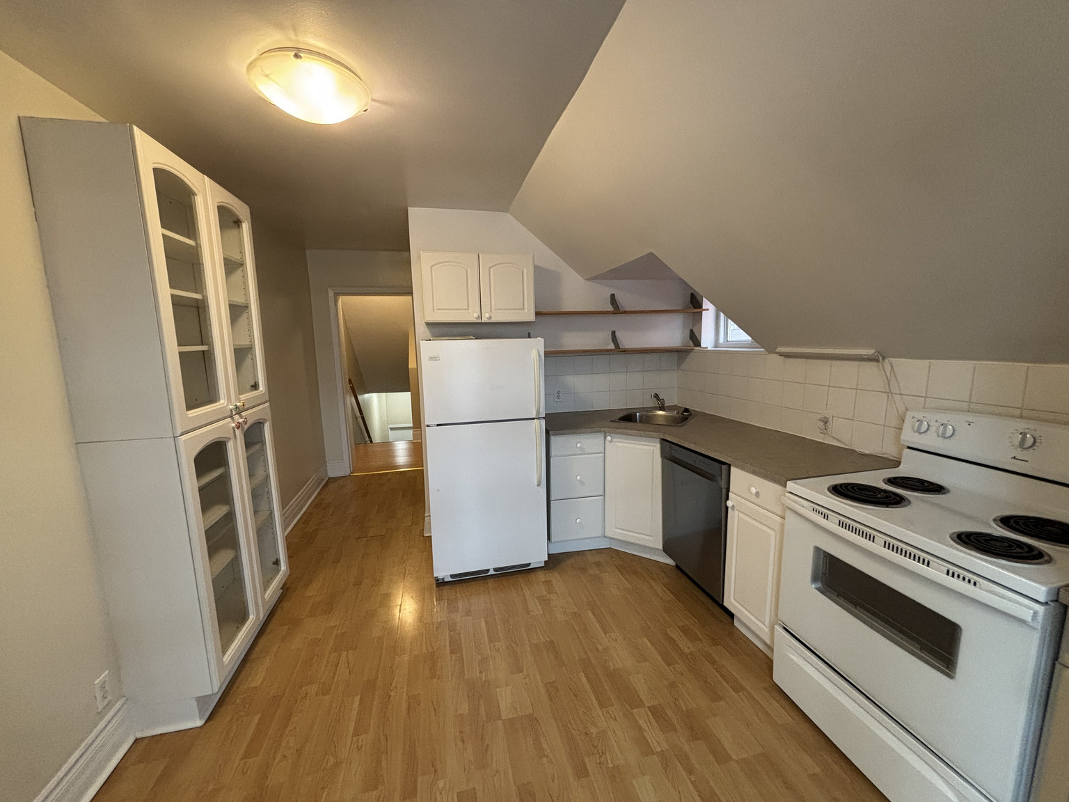 335 Nepean - Photo 17