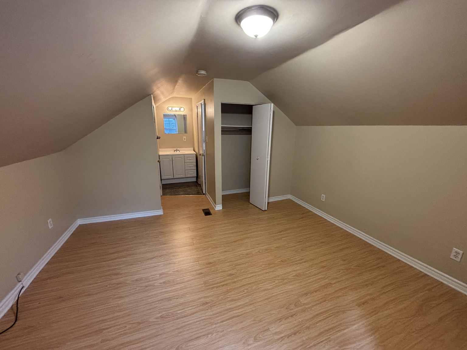 335 Nepean - Photo 11