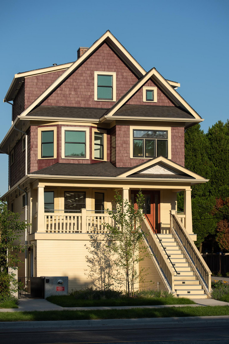 Eastward  - Photo 4