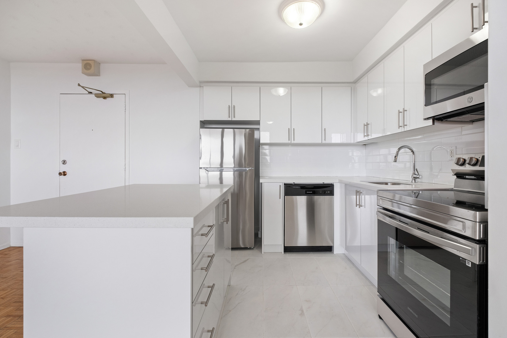 Frederick Apartments - Photo 6