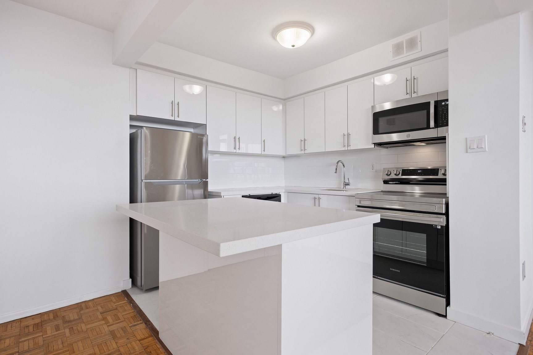 Frederick Apartments - Photo 4