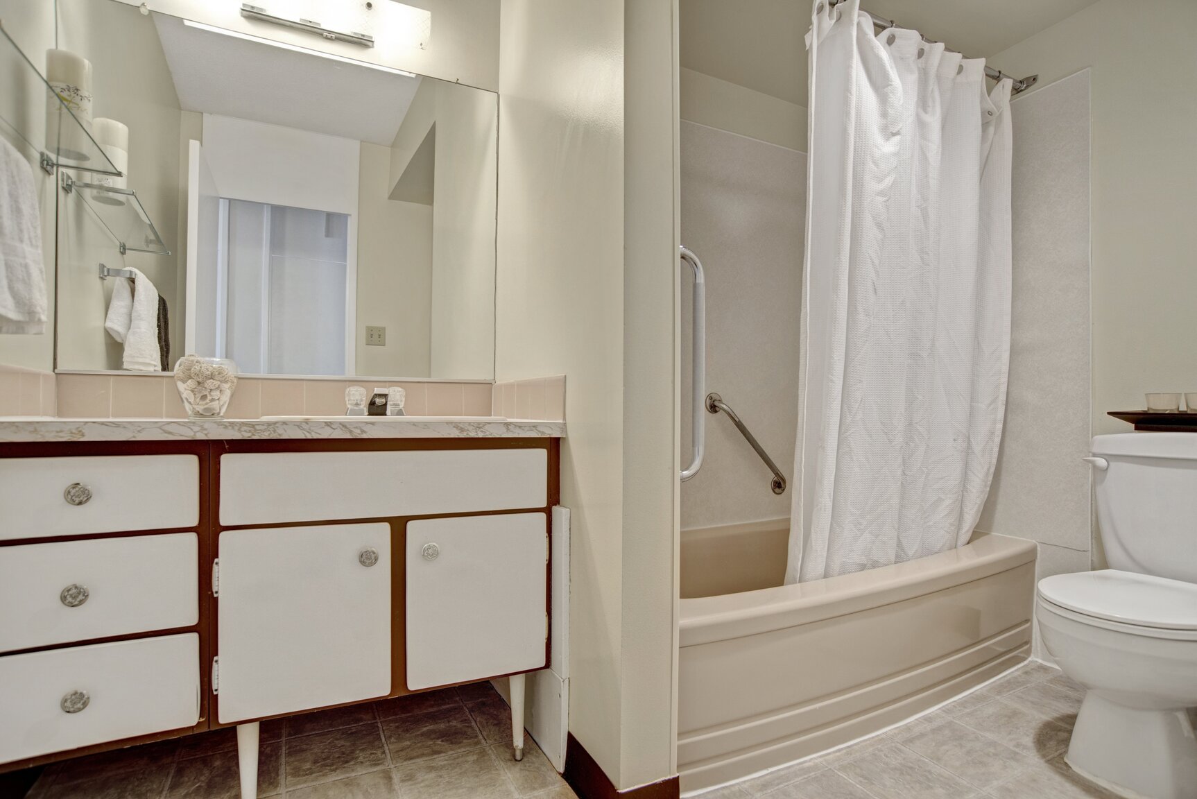Marquis Towers - Photo 5