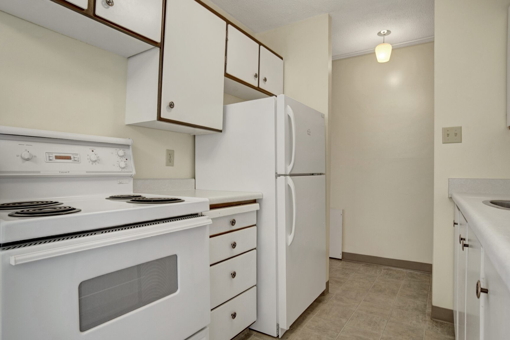 Marquis Towers - Photo 9