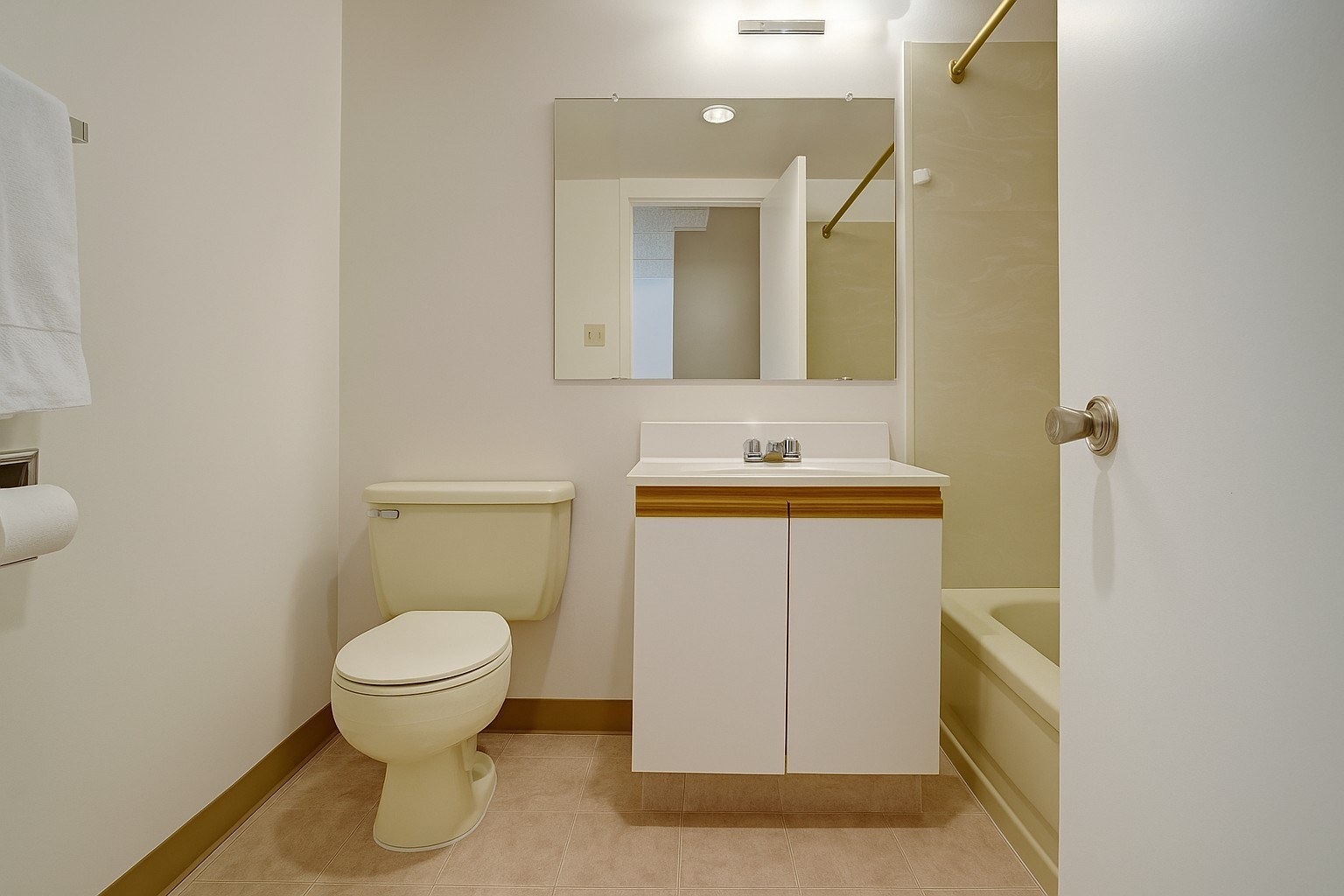 Marquis Towers - Photo 10