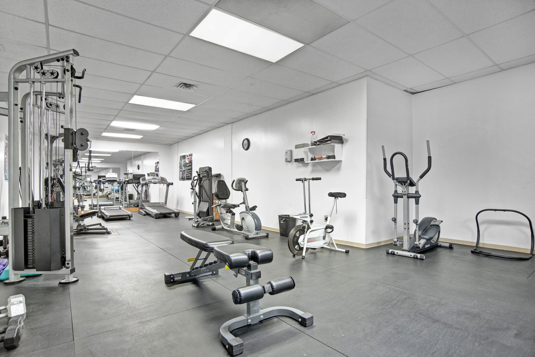 Marquis Towers - Photo 13