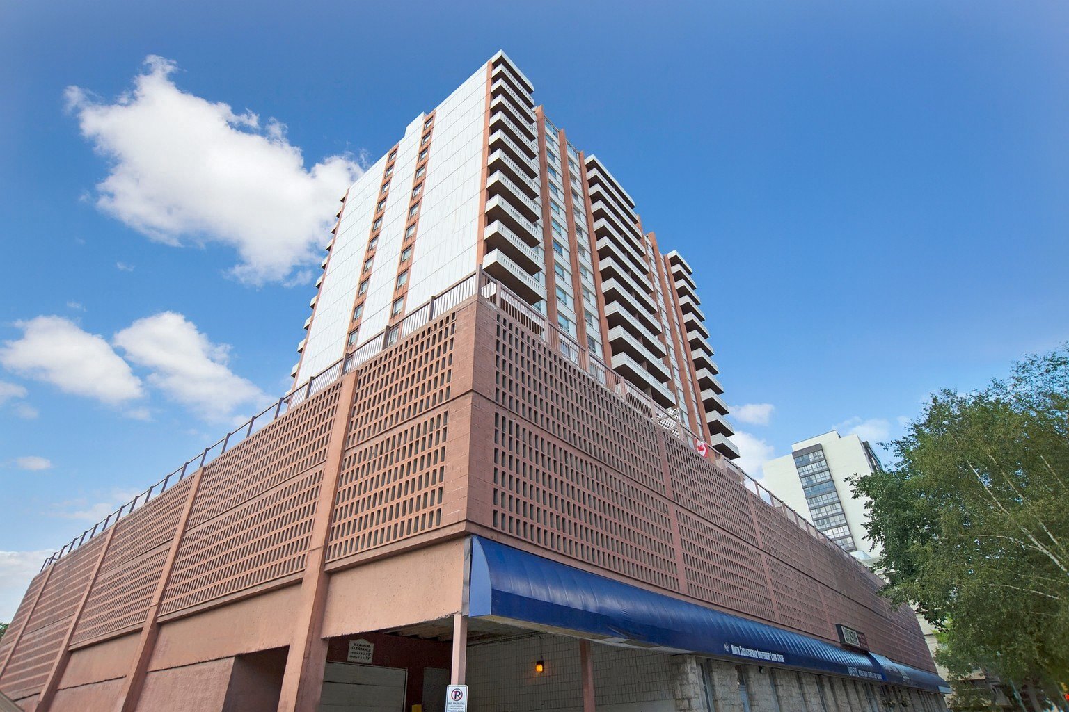 Marquis Towers - Photo 15