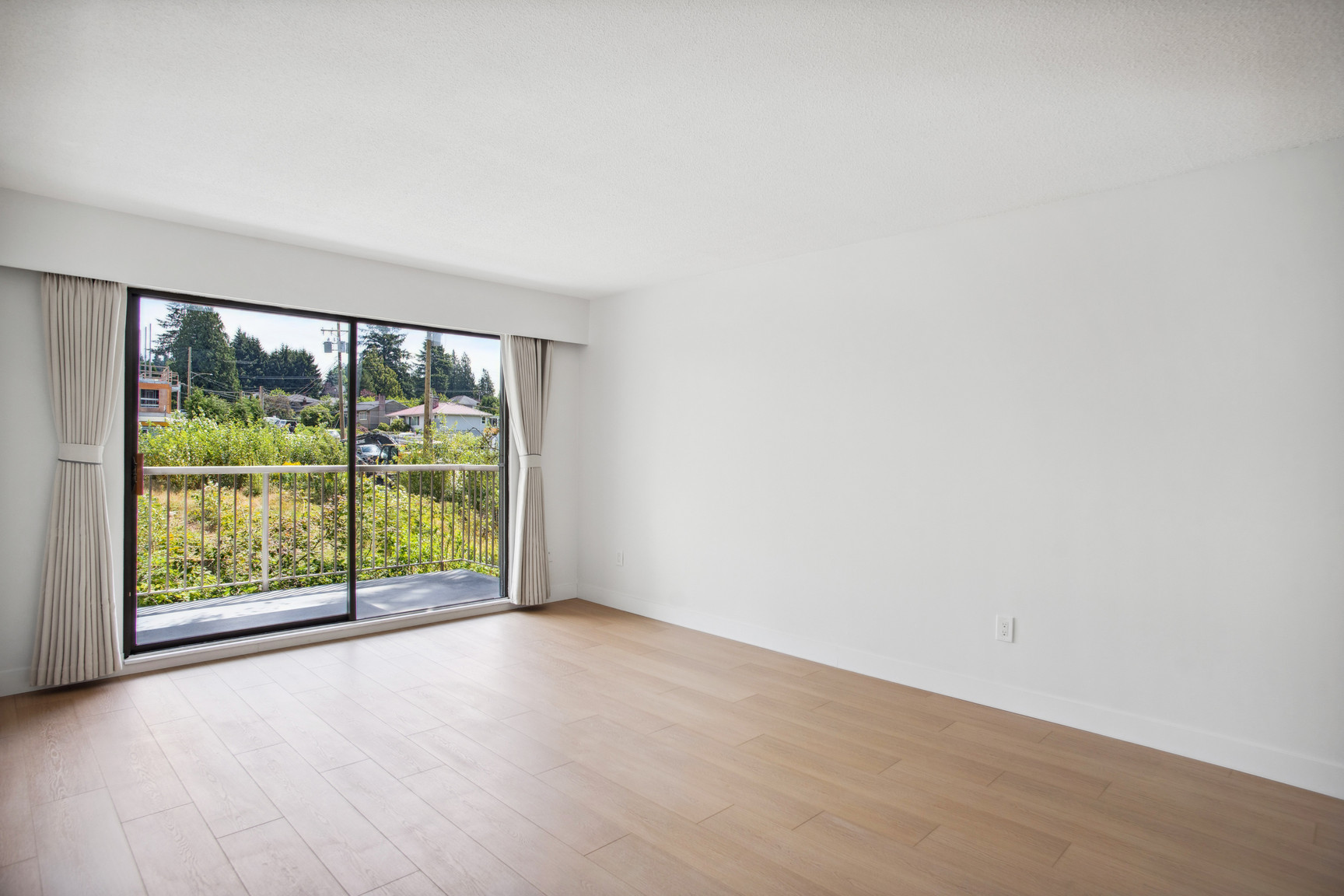 Westview Manor - Photo 2