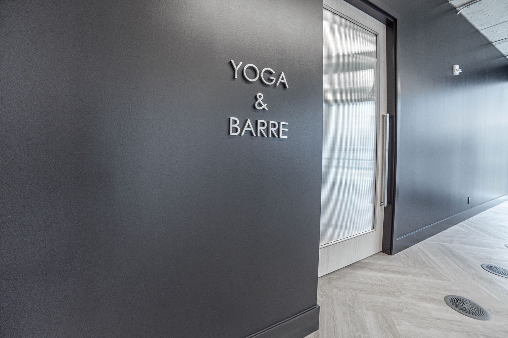 Calgary House - Photo 16