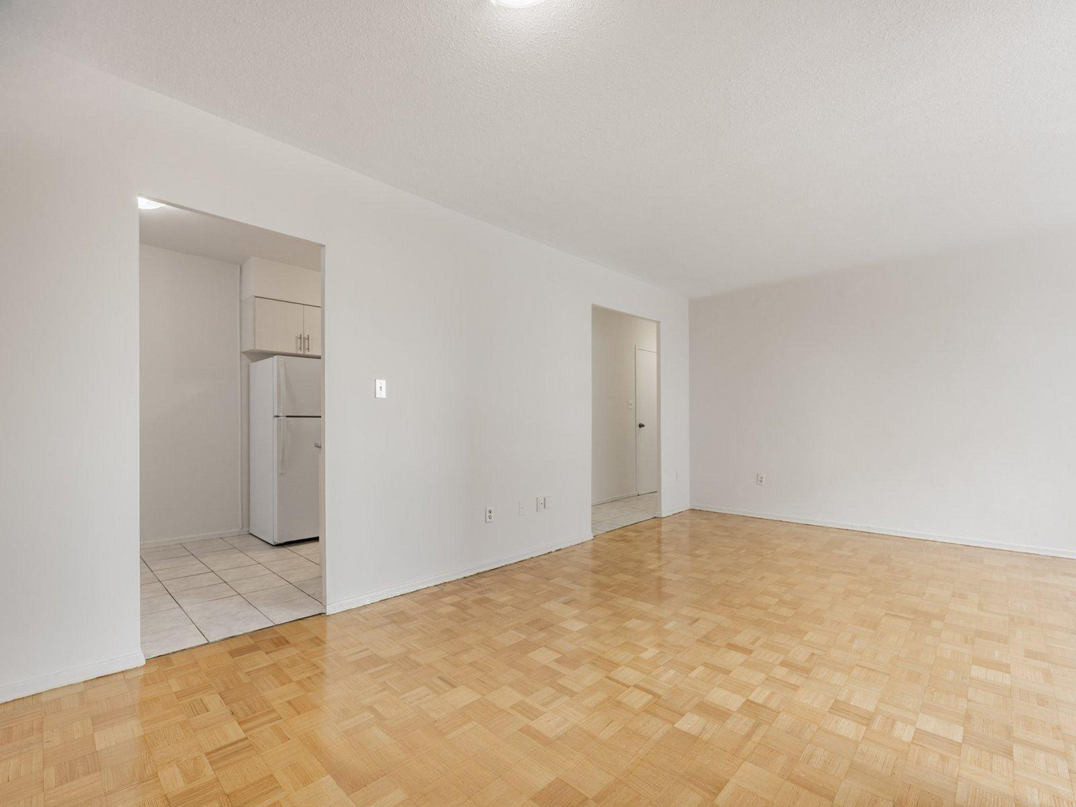 1385 Midland Avenue, Toronto - Photo 2