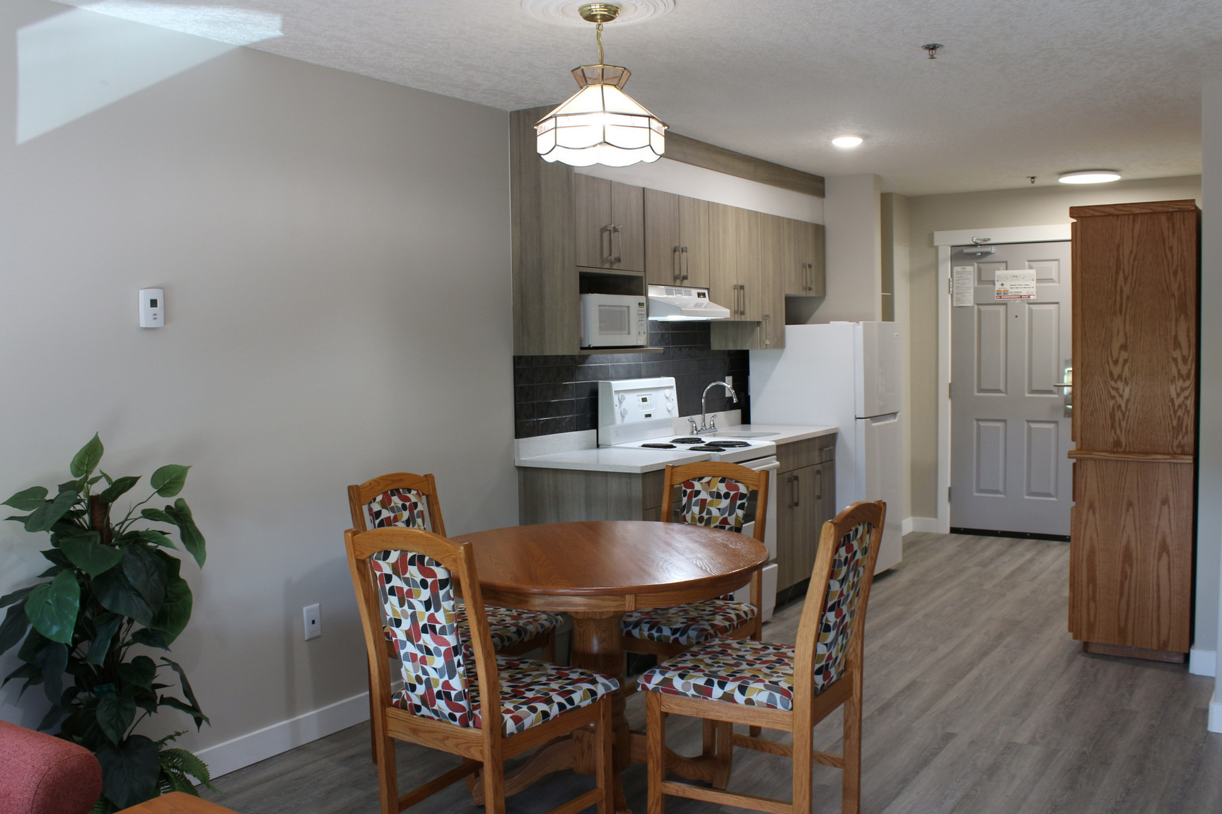 Western Long Stay Leduc 3 - Photo 9