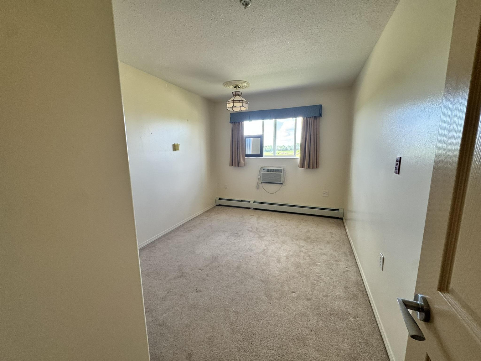 New Imperial Suites - Photo 24