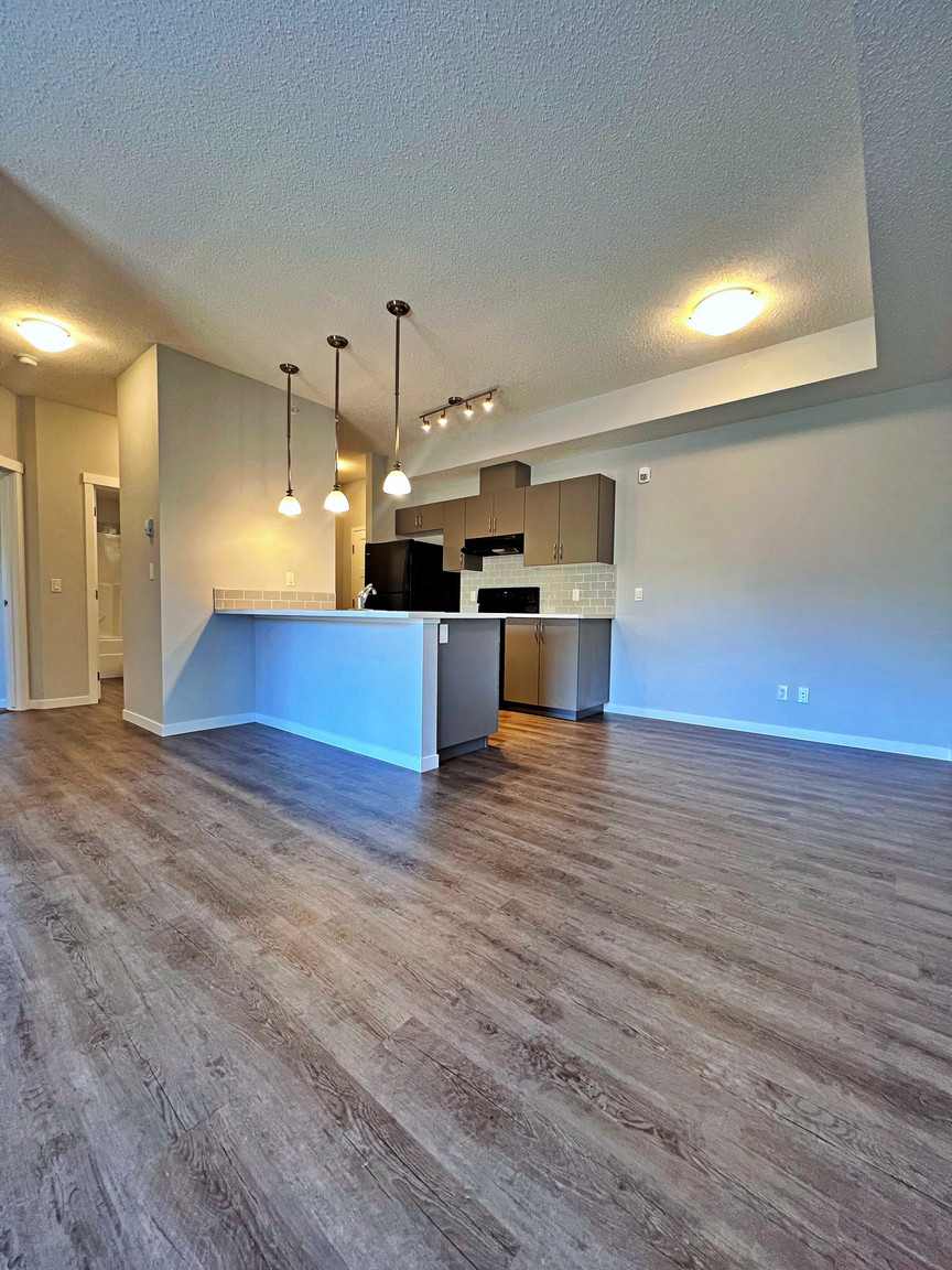 The Milroy - Photo 8