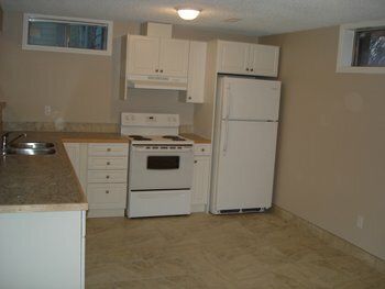 2 Bedroom Lower Suite with Private Laundry - Photo 4