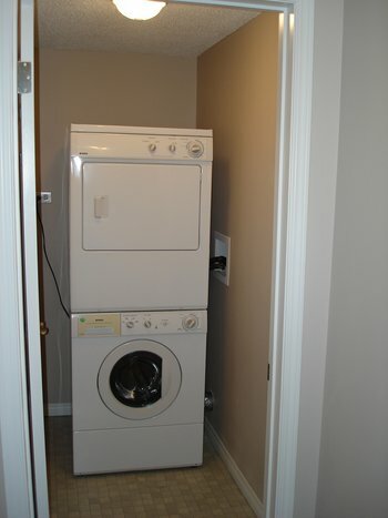 2 Bedroom Lower Suite with Private Laundry - Photo 8