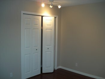 2 Bedroom Lower Suite with Private Laundry - Photo 14