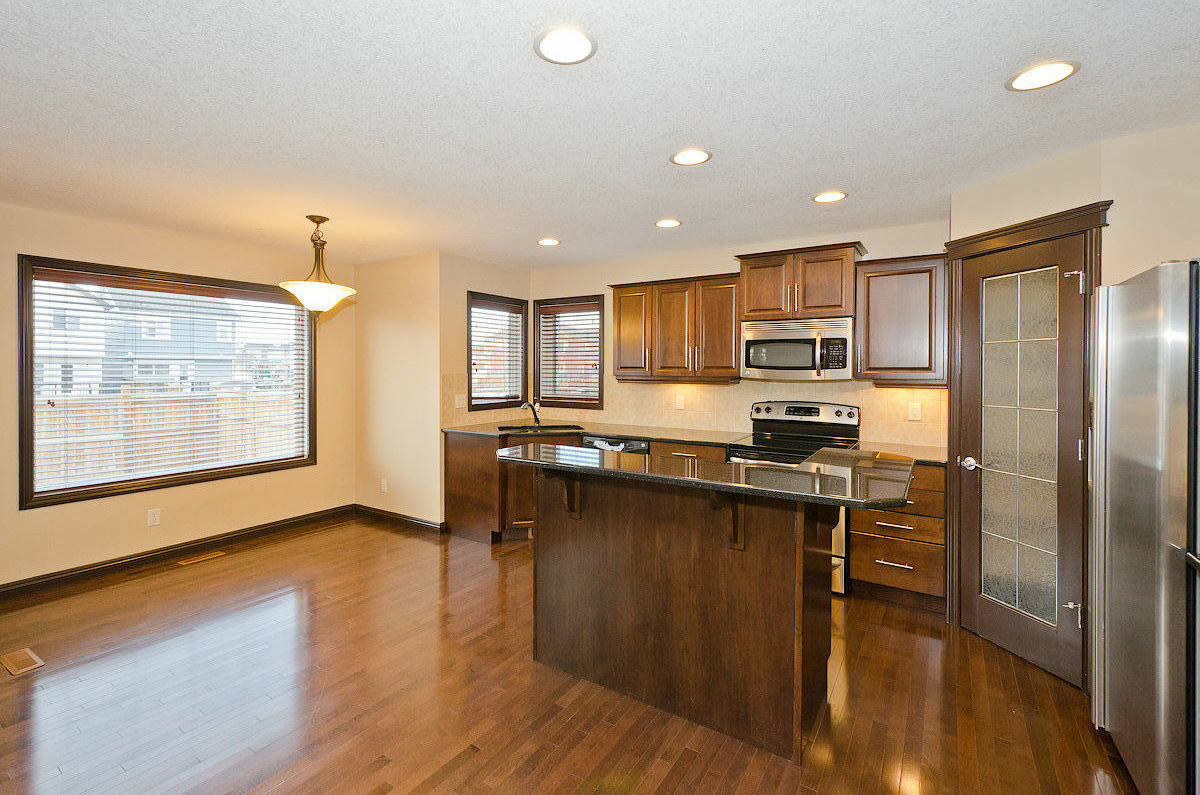 Attractively Designed 3 Bedroom + Bonus - Photo 6