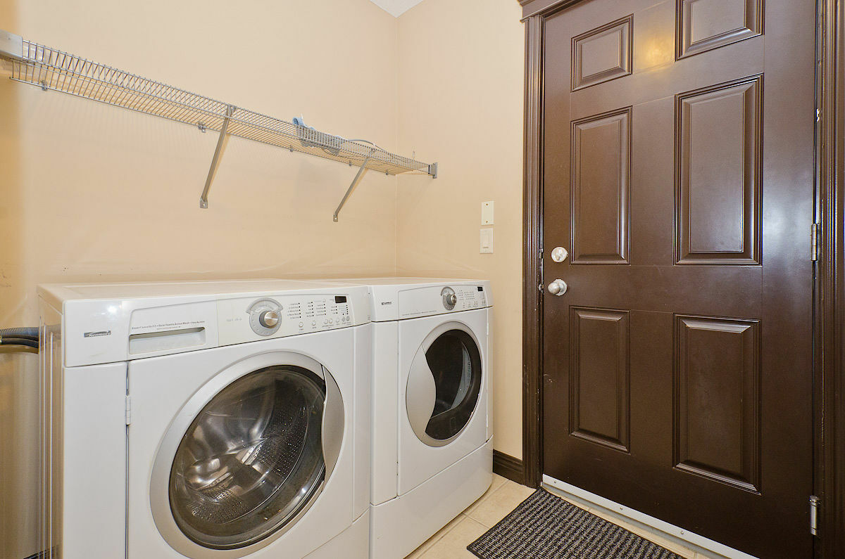 Attractively Designed 3 Bedroom + Bonus - Photo 13