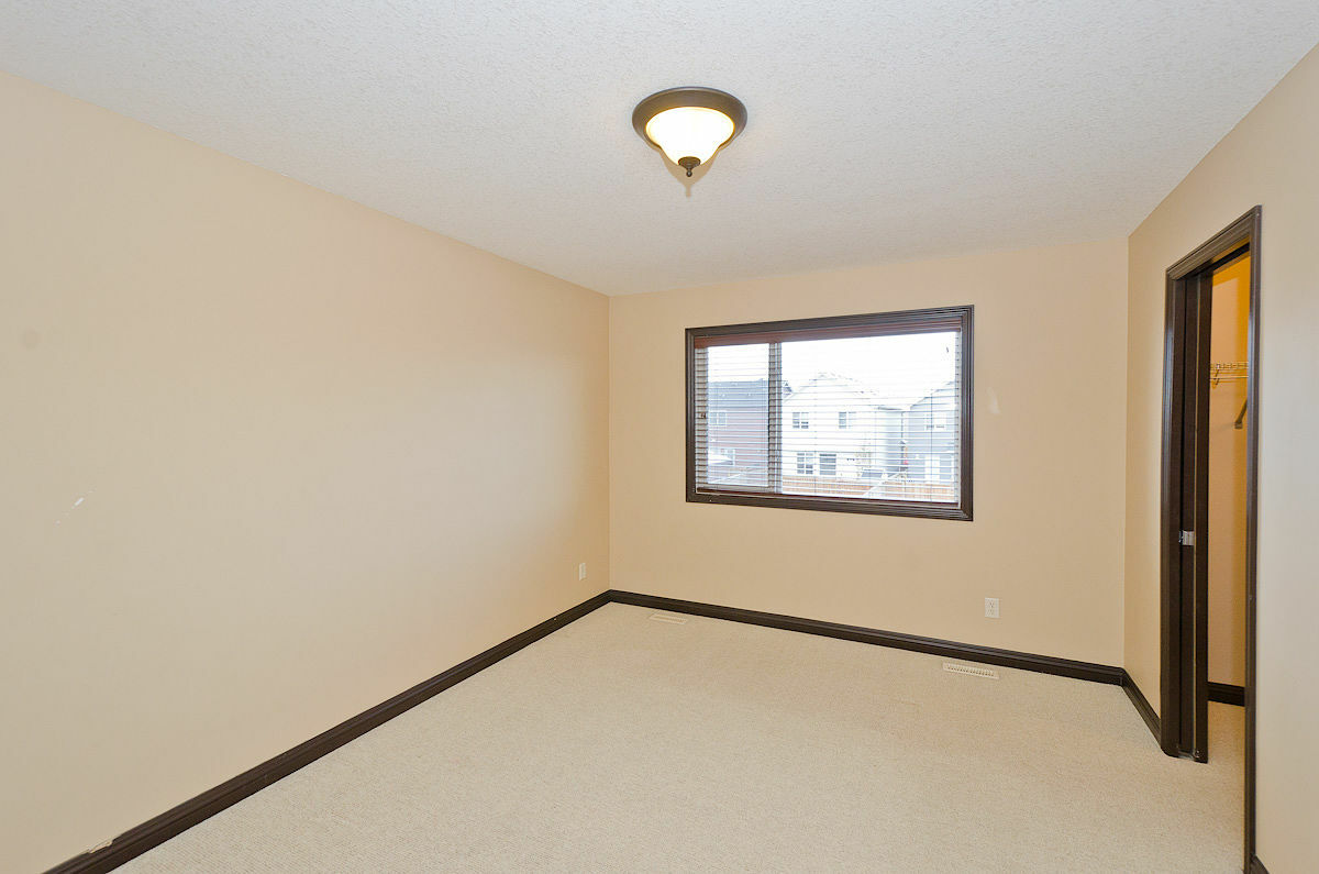 Attractively Designed 3 Bedroom + Bonus - Photo 33