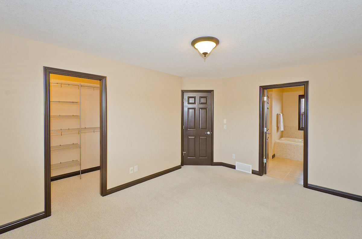 Attractively Designed 3 Bedroom + Bonus - Photo 35