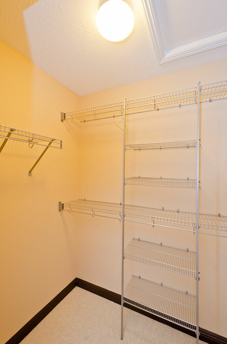 Attractively Designed 3 Bedroom + Bonus - Photo 41