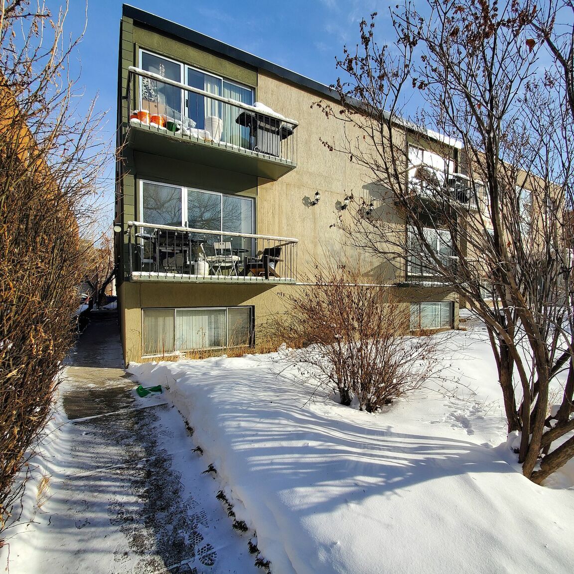 2 Bedroom Apartment : Unit #206