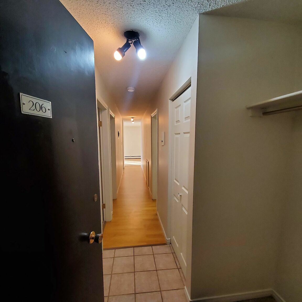 2 Bedroom Apartment : Unit #206 - Photo 2