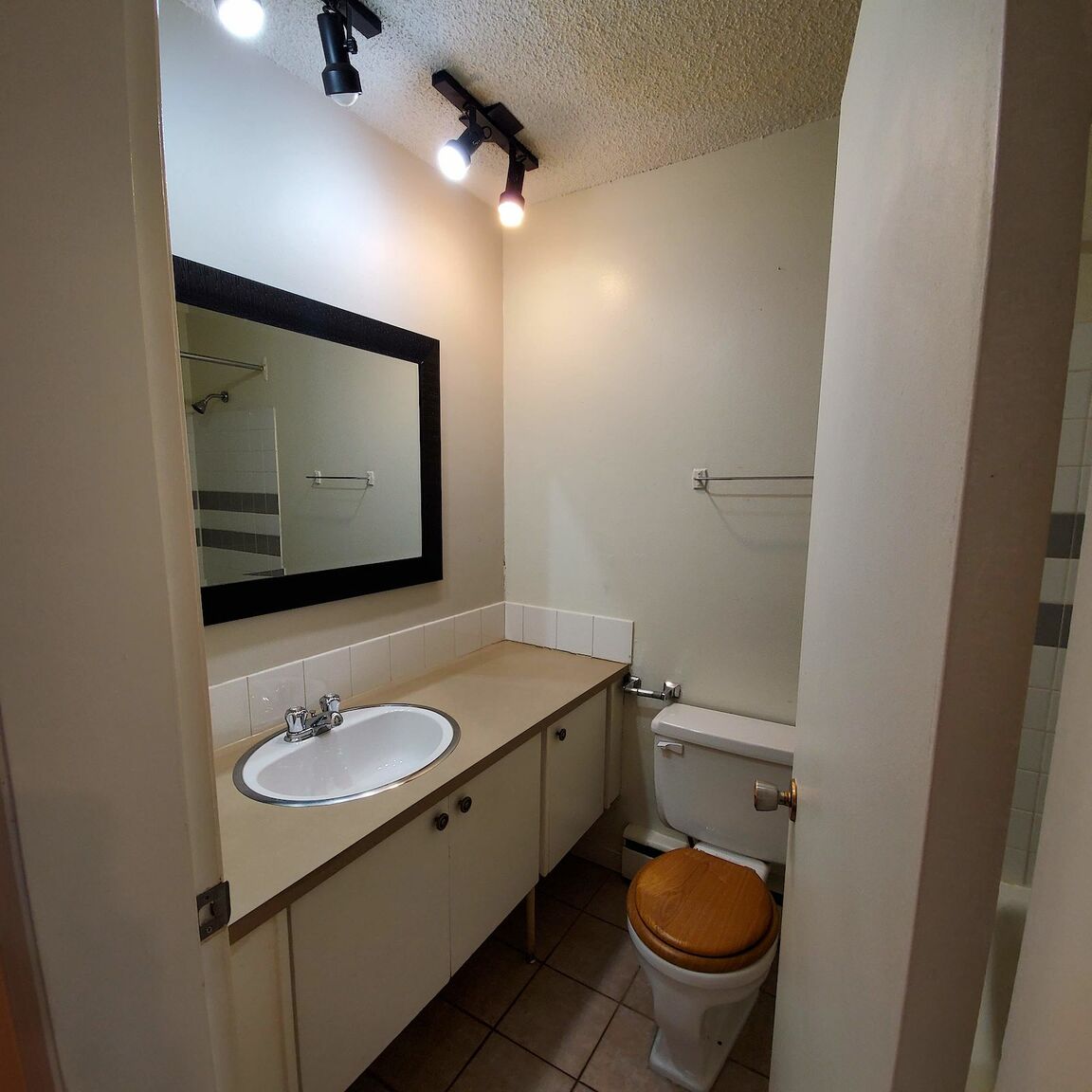 2 Bedroom Apartment : Unit #206 - Photo 7