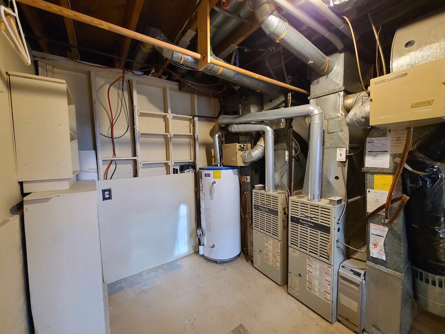Spacious 2-bed/1 bath basement unit w/separate entrance & laundry in Cambrian - Photo 17