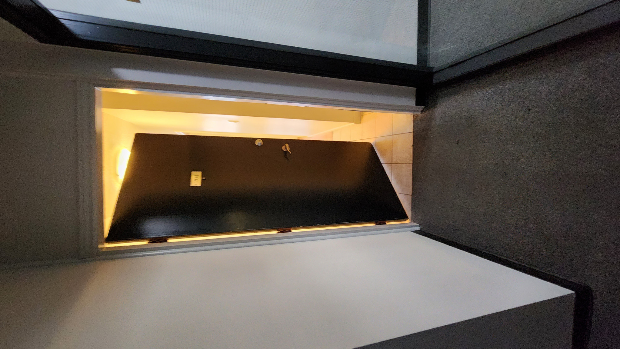 1 Bedroom Suite in Lower Mount Royal! Unit 204 - Photo 2