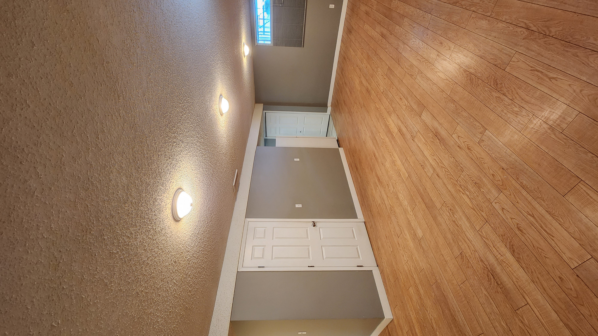 2-Bedroom Basement Suite with Private In-suite Laundry (not shared) - Photo 4