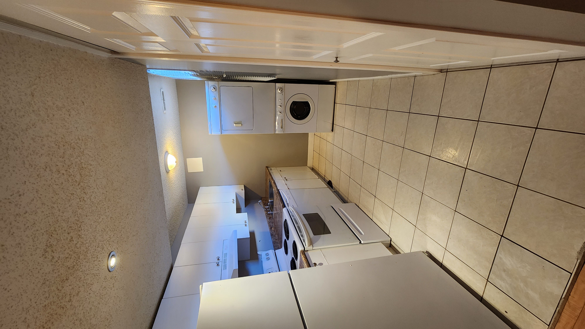 2-Bedroom Basement Suite with Private In-suite Laundry (not shared) - Photo 6