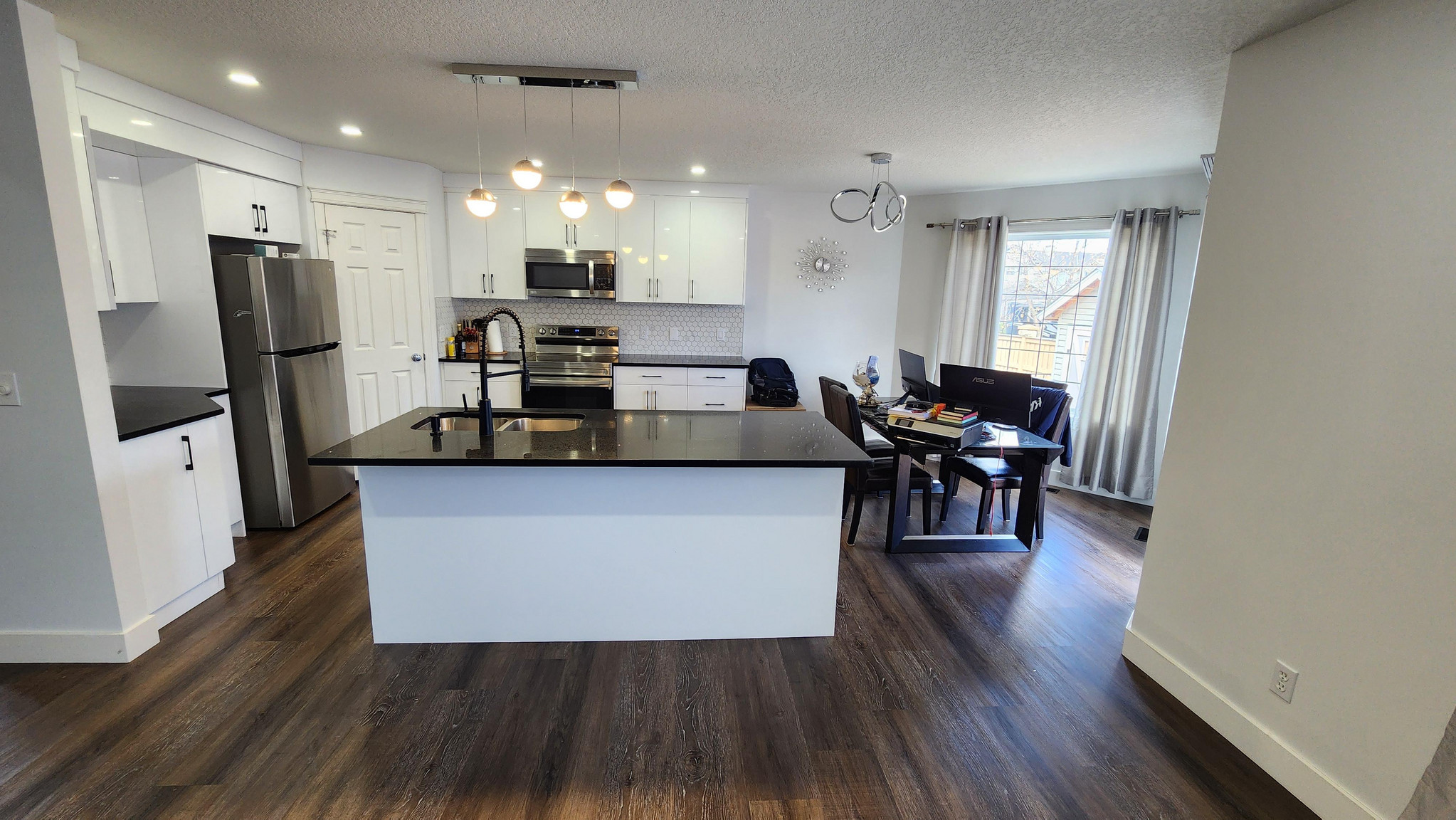 Beautiful 3-Bed, 2.5 Bath Home in Rocky Ridge! - Photo 17