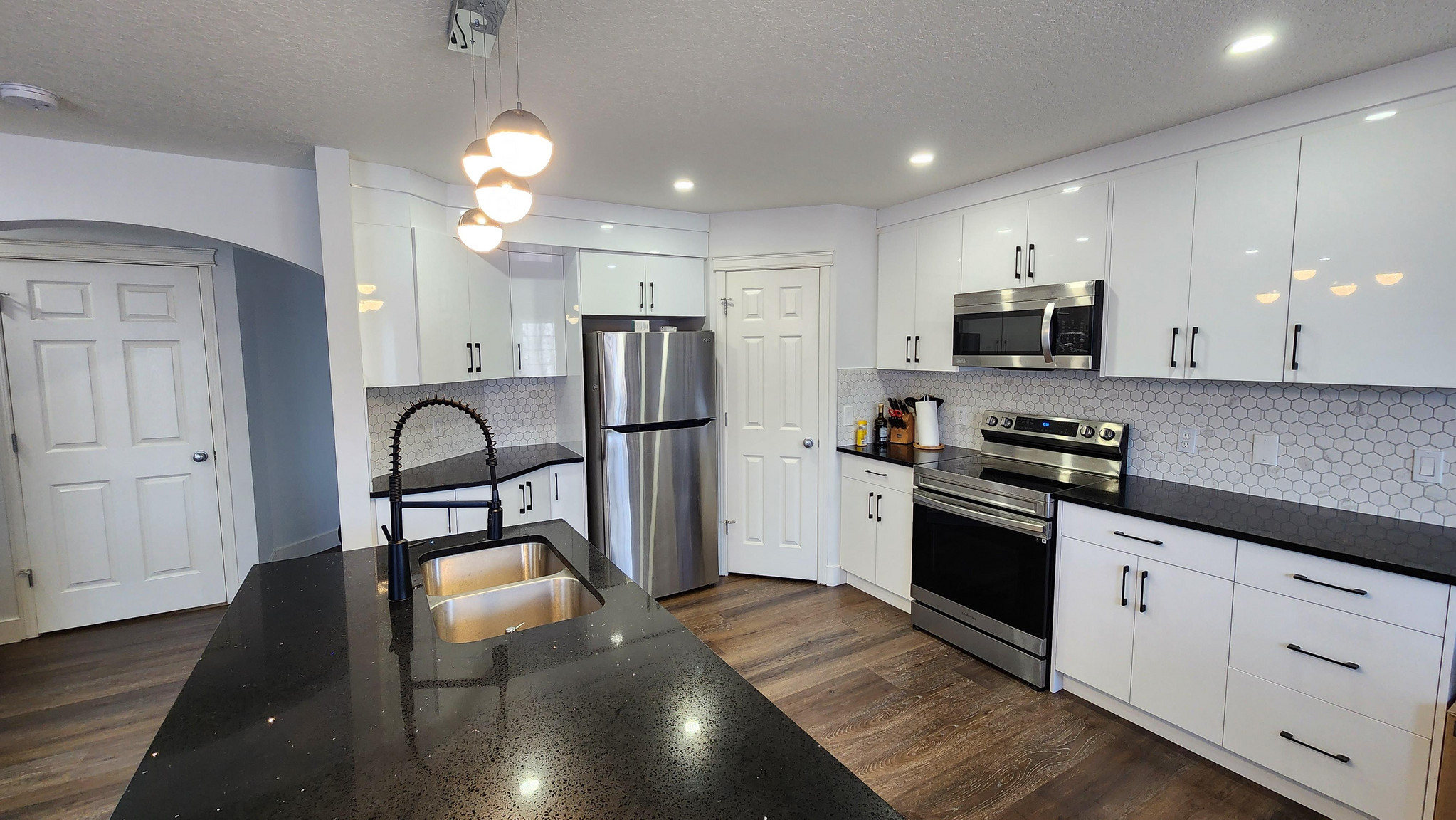 Beautiful 3-Bed, 2.5 Bath Home in Rocky Ridge! - Photo 19