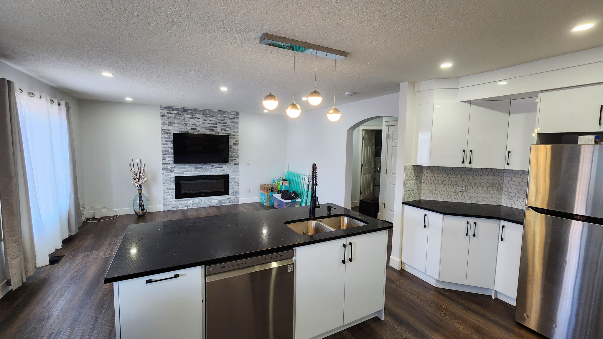 Beautiful 3-Bed, 2.5 Bath Home in Rocky Ridge! - Photo 13
