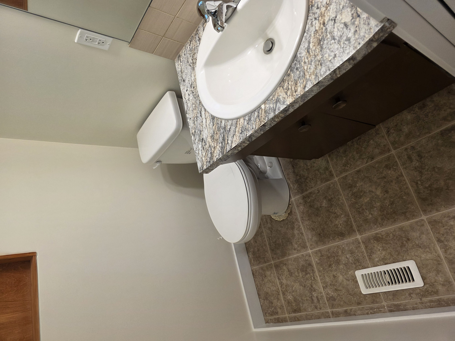 Varsity 3 Bedroom 1.5 Bathroom Home - Photo 25