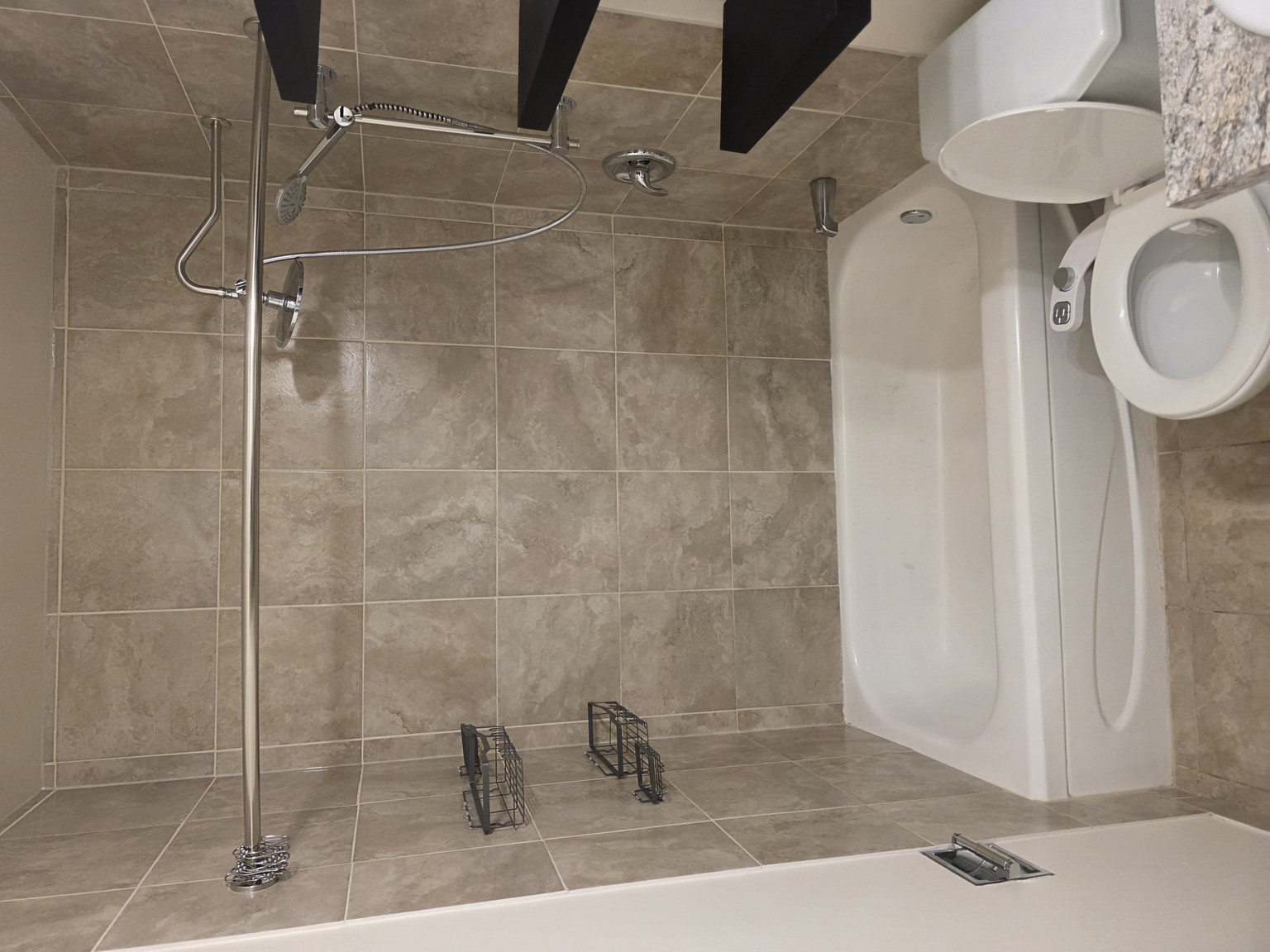 Varsity 3 Bedroom 1.5 Bathroom Home - Photo 17