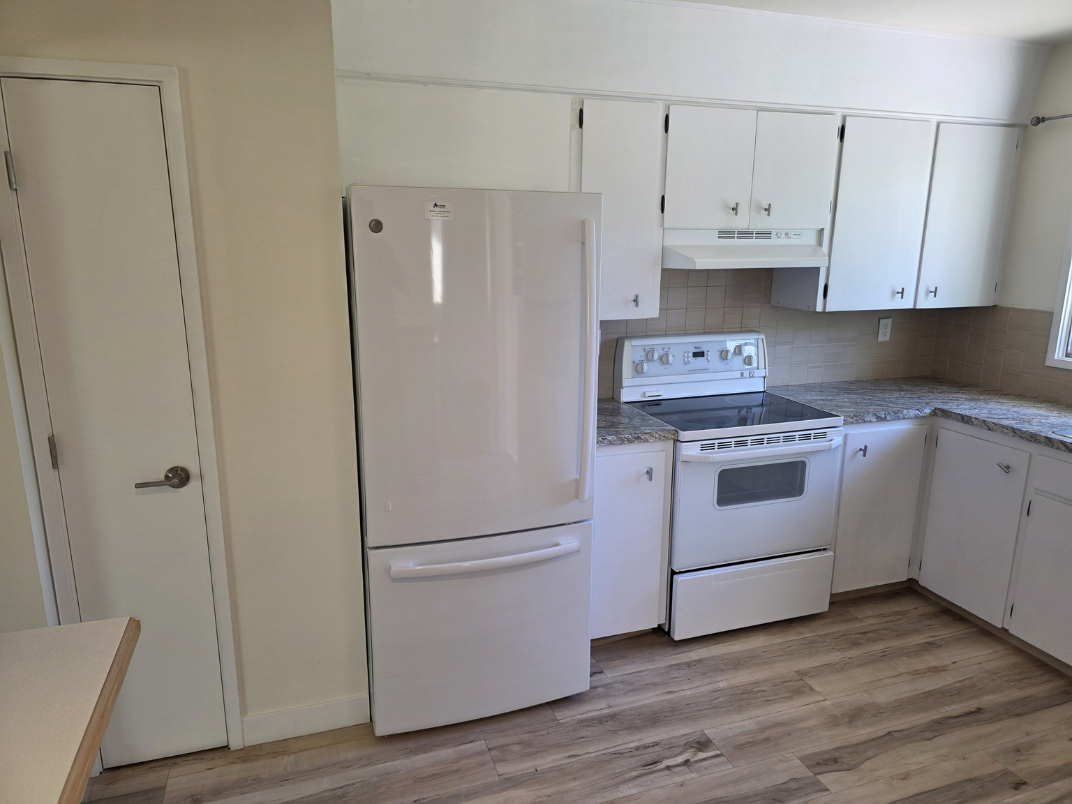 Varsity 3 Bedroom 1.5 Bathroom Home - Photo 13