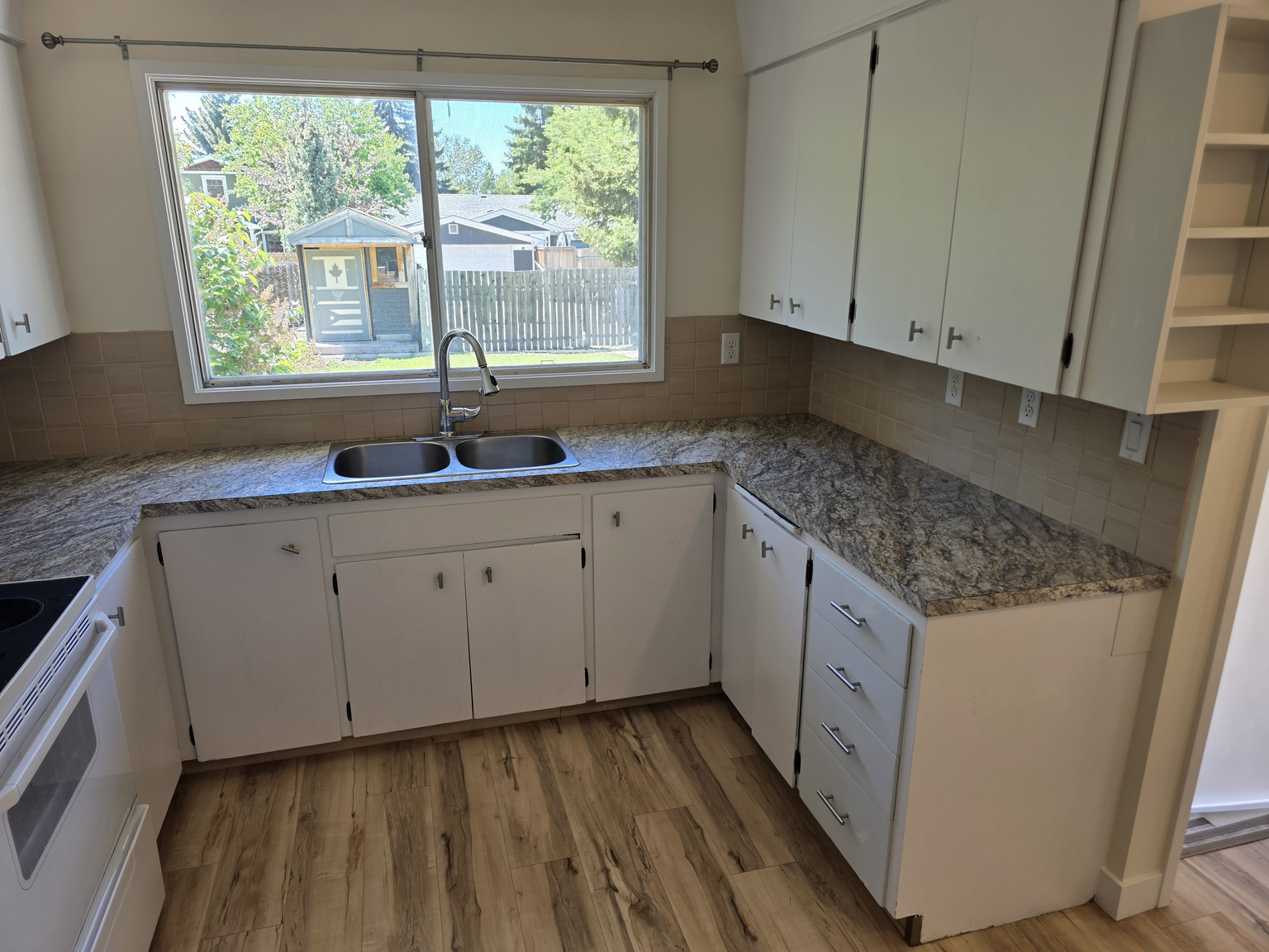 Varsity 3 Bedroom 1.5 Bathroom Home - Photo 11