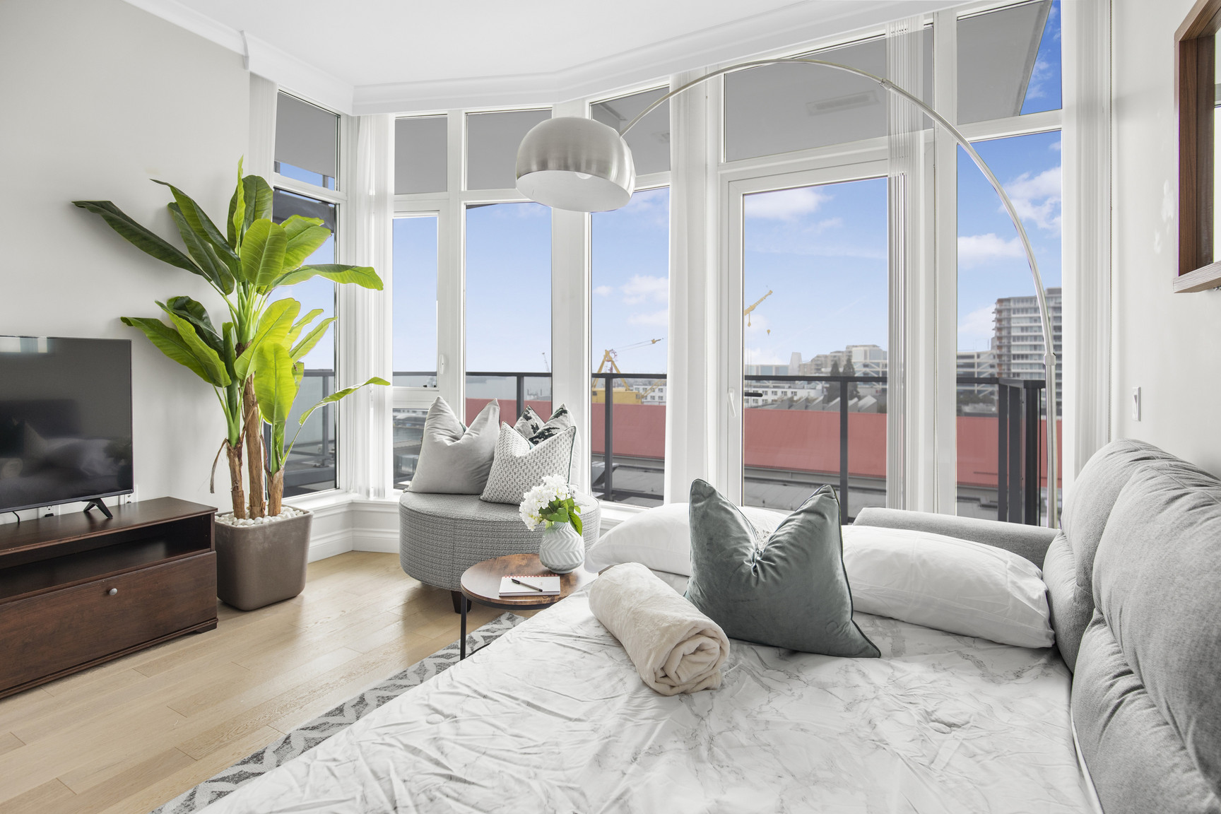 Fully Furnished- Lower Lonsdale in North Vancouver - Photo 5