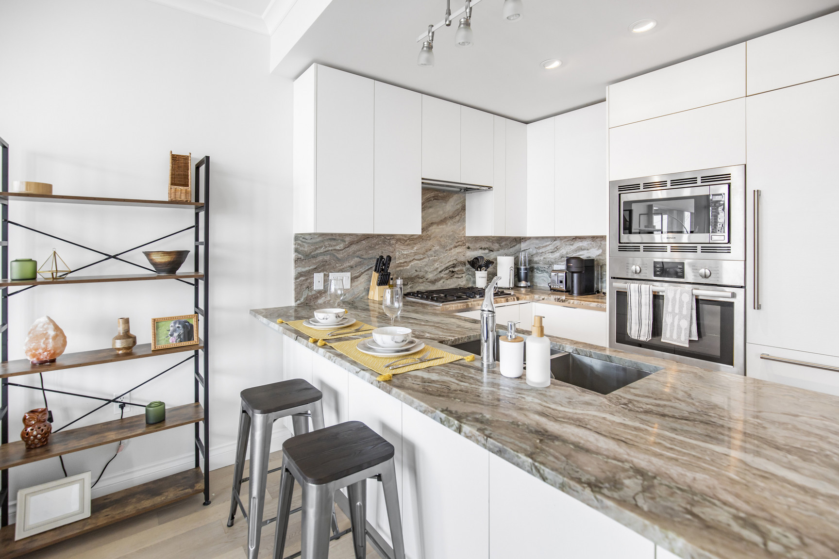 Fully Furnished- Lower Lonsdale in North Vancouver - Photo 10