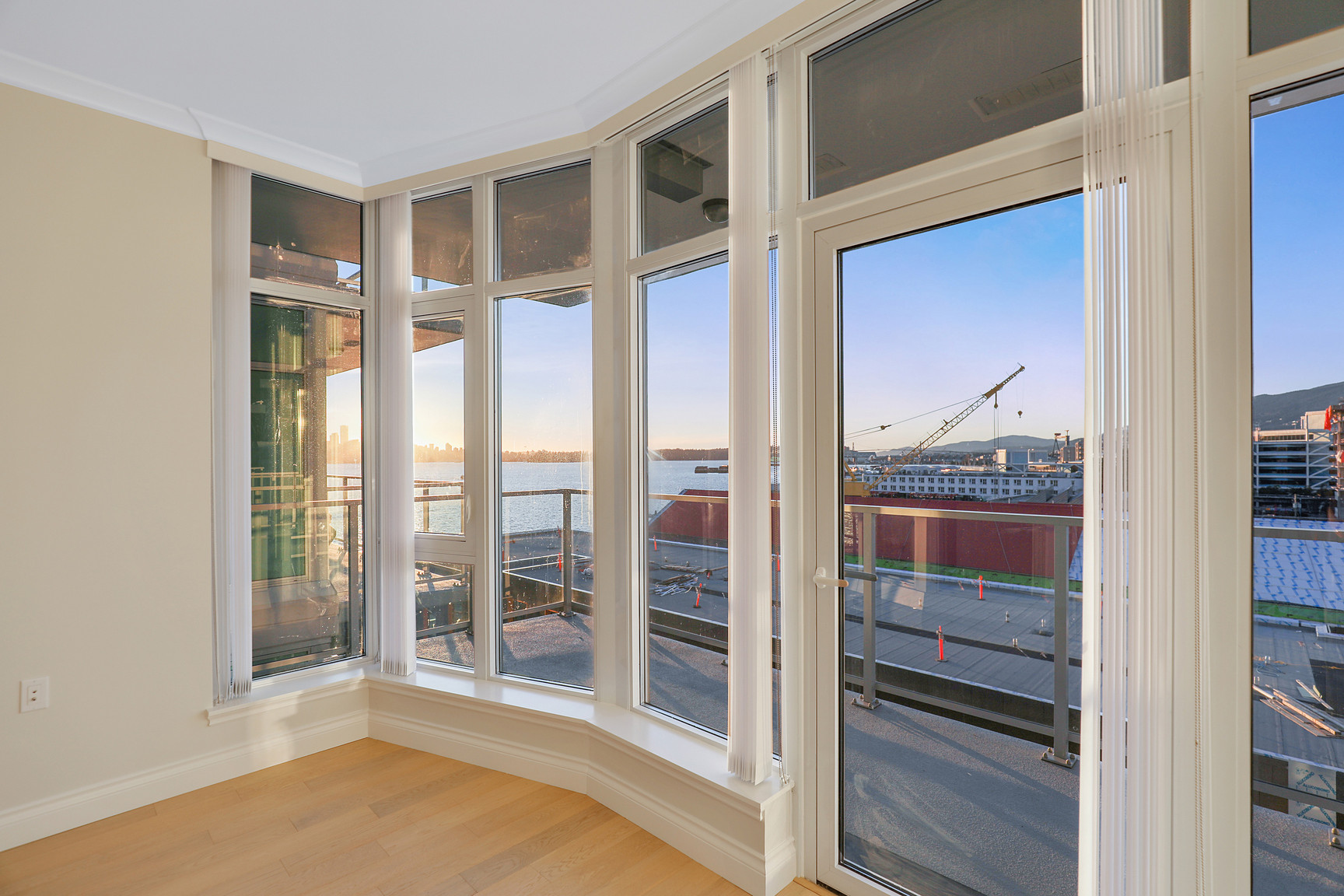 Fully Furnished- Lower Lonsdale in North Vancouver - Photo 11