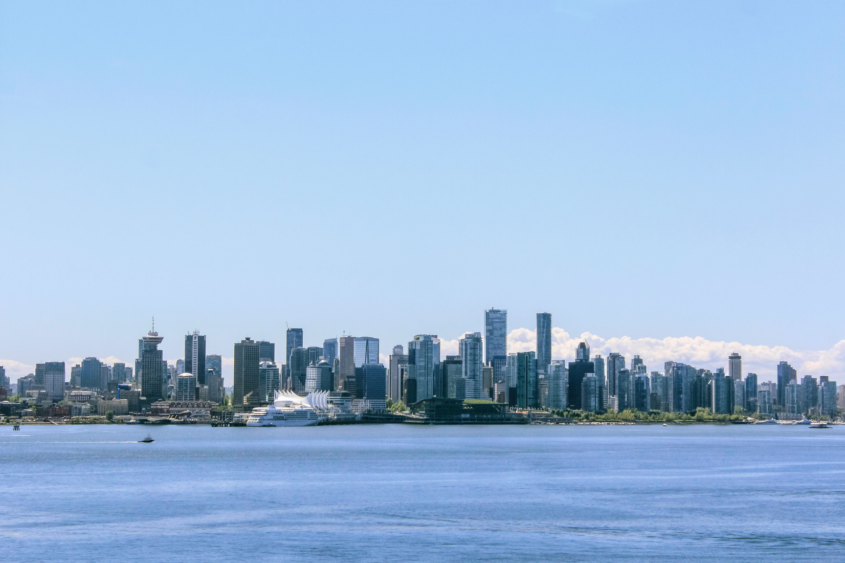 Fully Furnished- Lower Lonsdale in North Vancouver - Photo 17