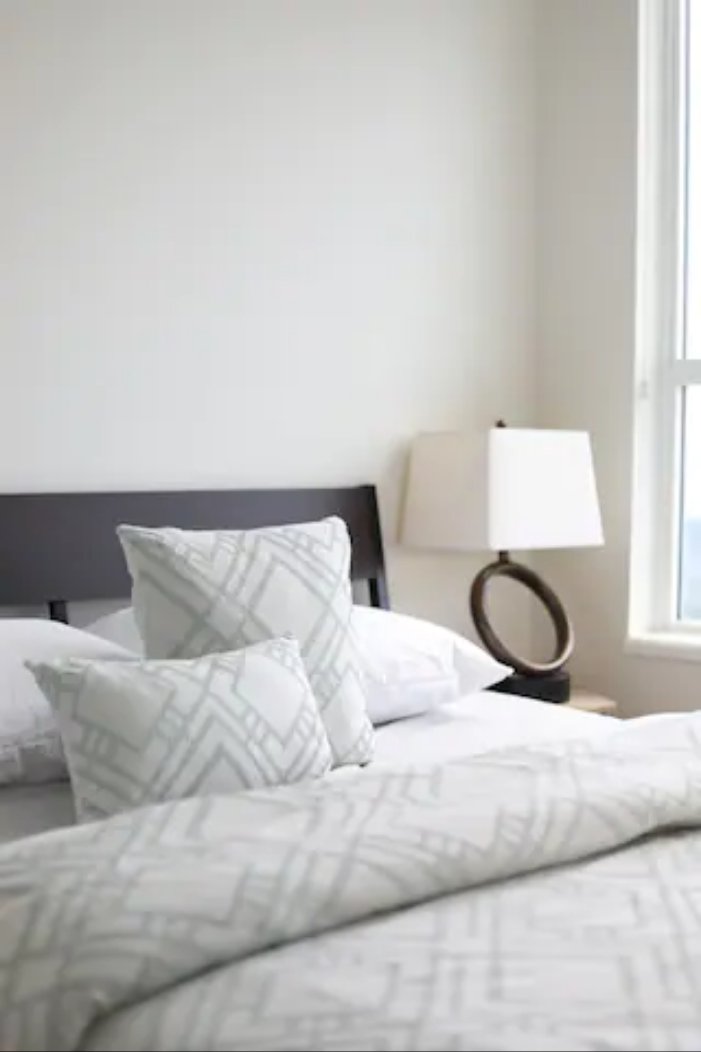 Fully Furnished - Centreview in North Vancouver - Photo 10